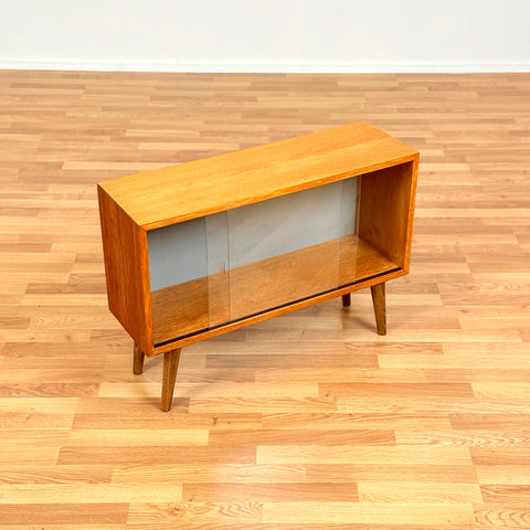 Small bookshelf in oak