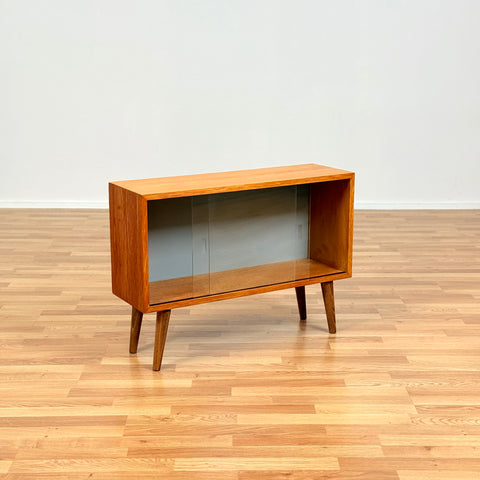Small bookshelf in oak