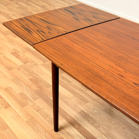 Danish dining table in teak