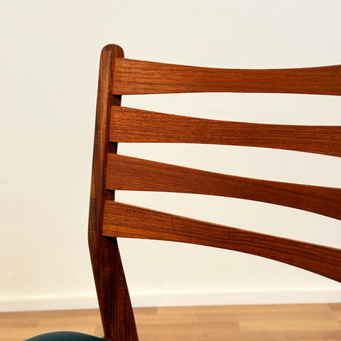 Danish set of 4 dining chairs in teak
