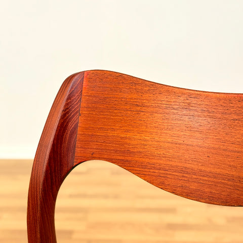 Danish set of 4 dining chairs 'model 71' by Niels O. Moller