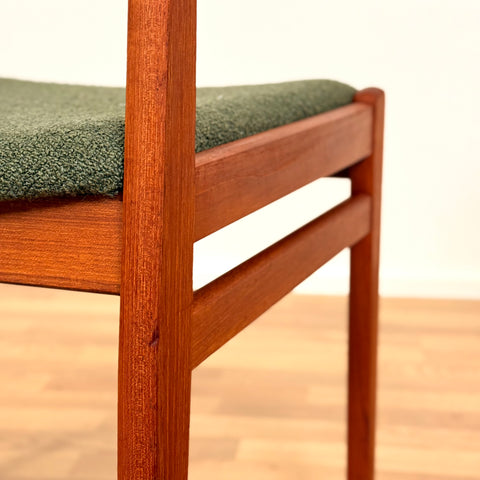 Set of 4 dining chairs in solid teak, 1950s-60s, Denmark