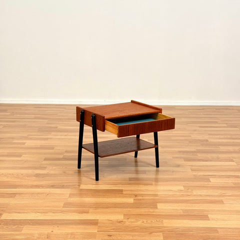 Swedish set of 2 bedside table in teak by AB Carlström & CO möbelfabrik