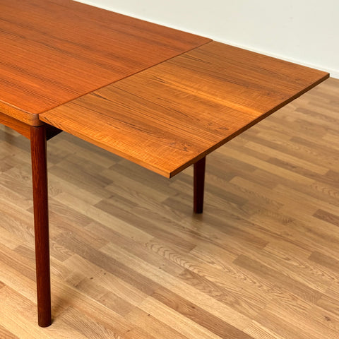 Danish rectangular dining table in teak by Vejle stole og møbelfabrik