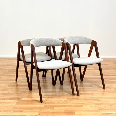 Danish set of 4 dining chairs in walnut