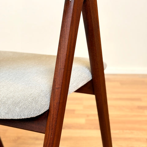 Danish set of 4 dining chairs in walnut