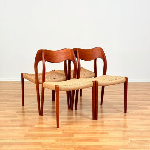 Reserverad Danish set of 4 dining chairs 'model 71' by Niels O. Moller