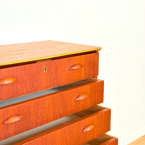 Danish chest of drawers in teak