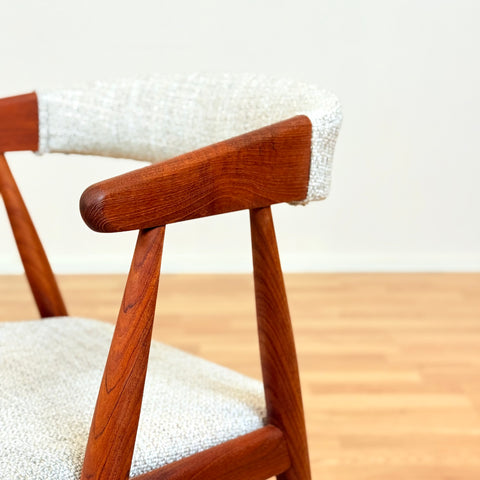 Danish armchair in walnut by Ejner Larsen & Aksel Bender Madsen