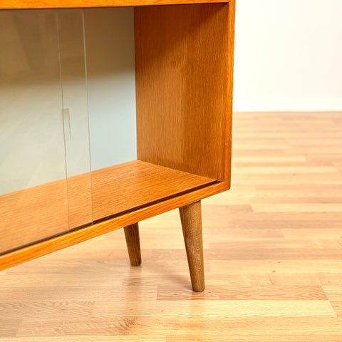 Small bookshelf in oak