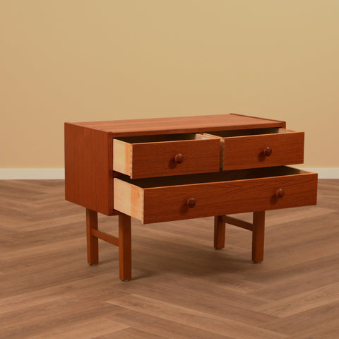 Danish chest of drawers in teak