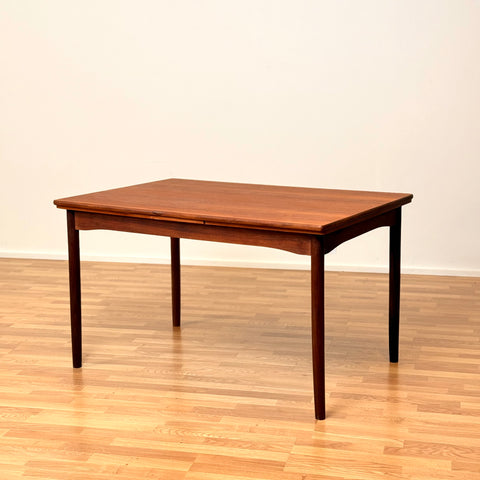 Danish dining table with in teak