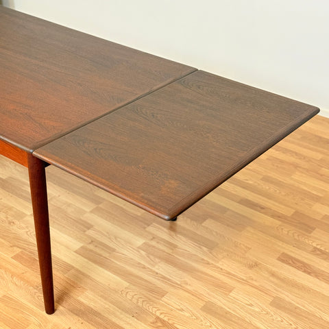 Danish rectangular dining table in teak