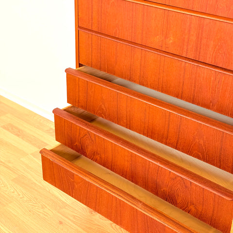 Danish chest of drawers in teak