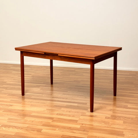 Dining table in teak, 1950s-60s, Denmark