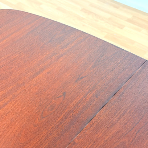 Danish oval dining table in mahogany by Skovby Møbelfabrik