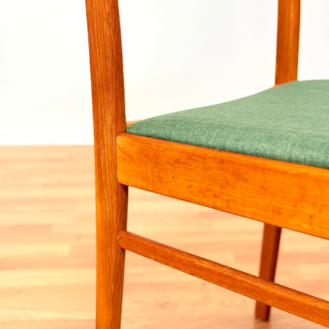 Swedish set of 6 dining chairs in oak