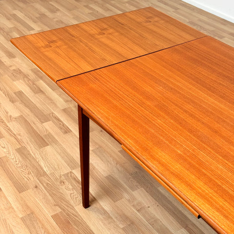 Dining table in teak, 1950s-60s, Denmark