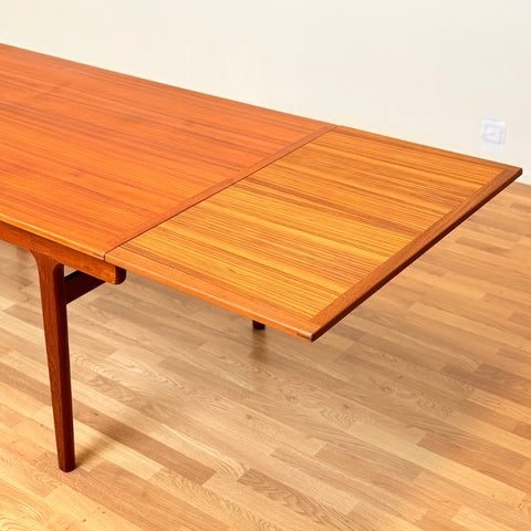 Danish rectangular dining table in teak by V&S