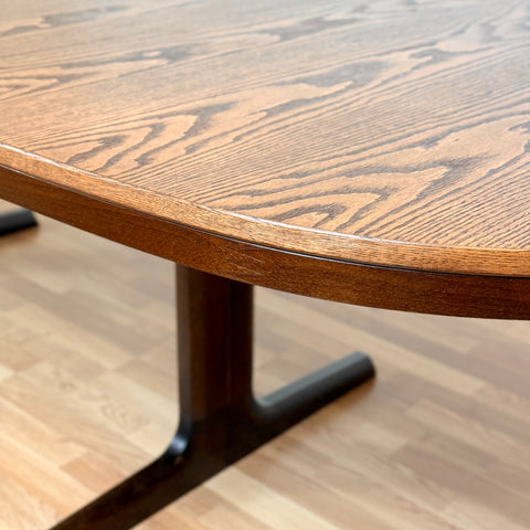 Danish oval dining table in oak by Farstrup