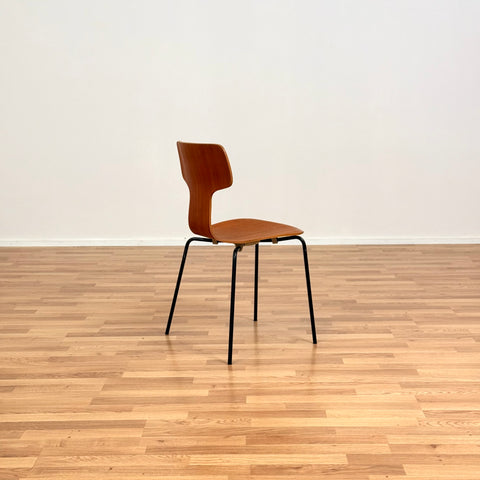 Danish single dining chair made of teak by Fritz Hansen
