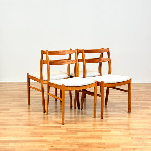 Swedish set of 4 dining chairs in oak