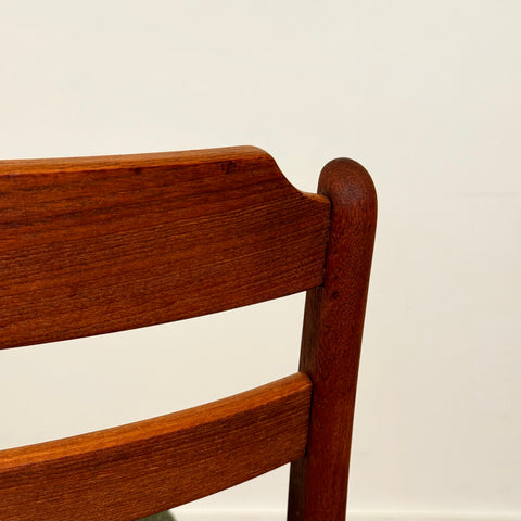 Danish set of 4 dining chairs in teak