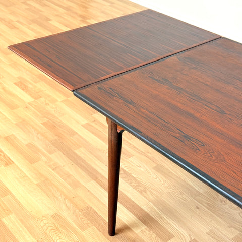 Danish rectangular dining table in Santos rosewood by Omann Jun Møbelfabrik