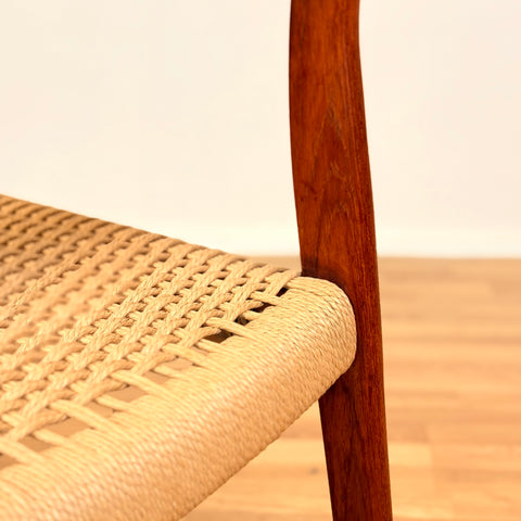 Reserverad Danish set of 4 dining chairs 'model 71' by Niels O. Moller