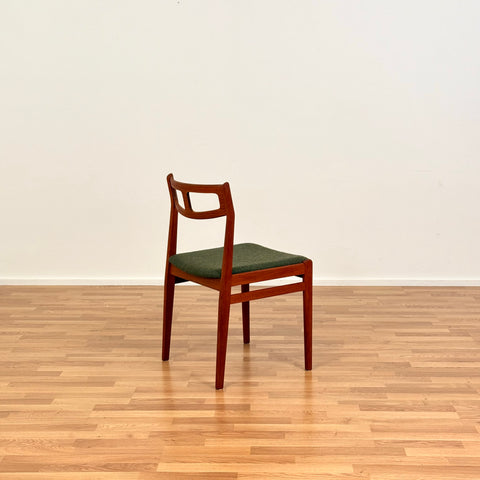 Set of 4 dining chairs in solid teak, 1950s-60s, Denmark