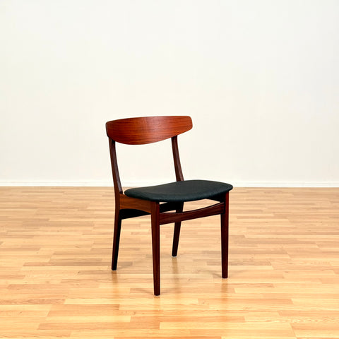 Danish set of 6 dining chairs in teak