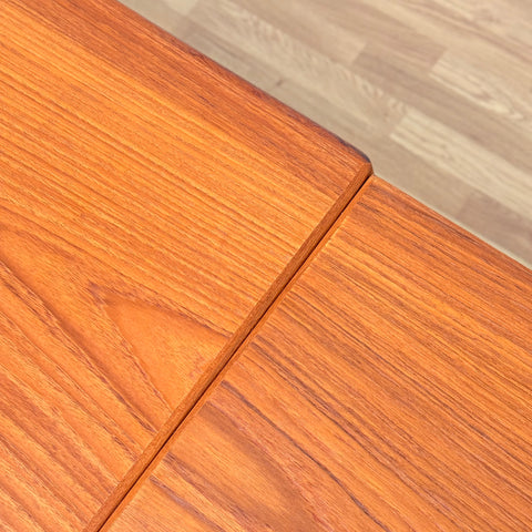 Danish dining table in teak by Vejle møbelfabrik