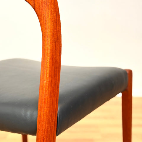 Danish set of 6 dining chairs 'model 71' by Niels O. Moller