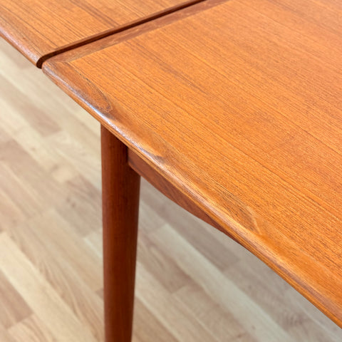 Danish dining table with in teak