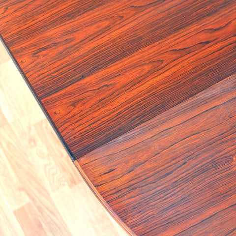 Danish round dining table in Santos rosewood with 2 ext