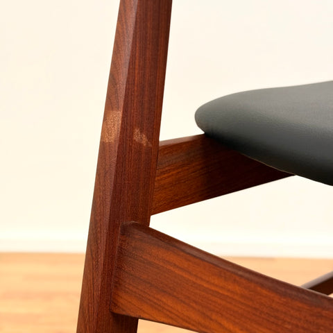 Danish set of 4 dining chairs in teak