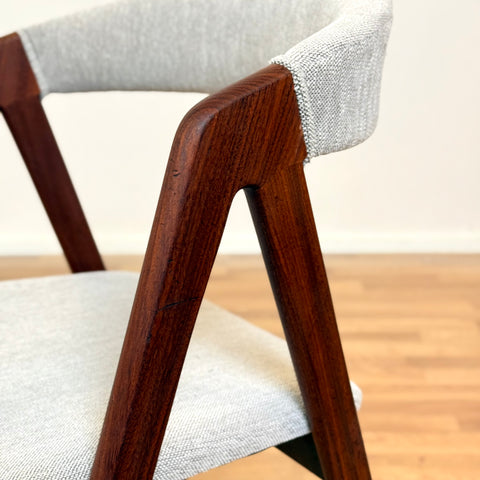 Danish set of 4 dining chairs in walnut