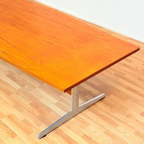 Danish dining table in teak by Marius Byrialsen for Nipu