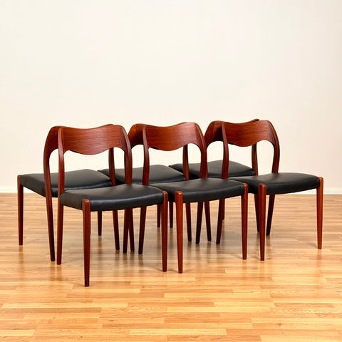 Danish set of 6 dining chairs 'model 71' by Niels O. Moller
