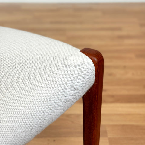 Danish set of 6 dining chairs 'model 71' by Niels O. Moller