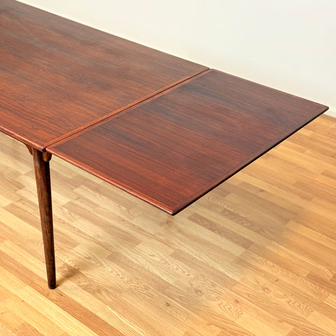Danish rectangular dining table in Santos rosewood by Omann Jun møbelfabrik a/s