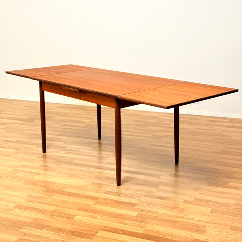 Danish rectangular dining table in teak