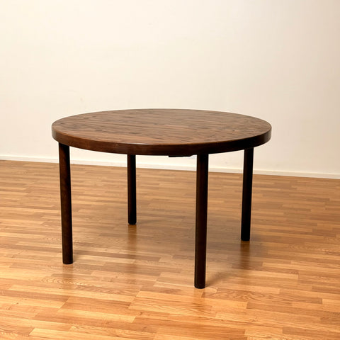 Danish round dining table in oak