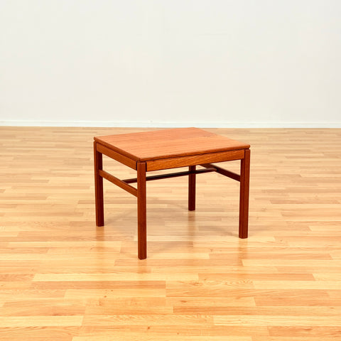 Swedish side table in teak by Gunnar Myrstrand & Sven Engström by Bra Bohag, Tingströms