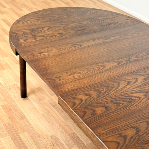 Round dining table in oak, 1950s-60s, Denmark