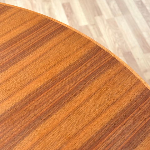 Large ⌀150 round dining table in walnut