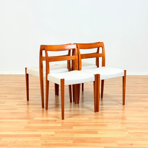 Swedish set of 4 dining chairs "Garmi" by Nilson Jonsson for Troeds