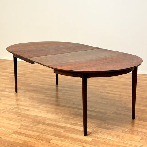 Danish round dining table by Arne Vodder for Sibast