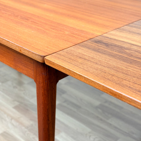 Danish dining table in teak