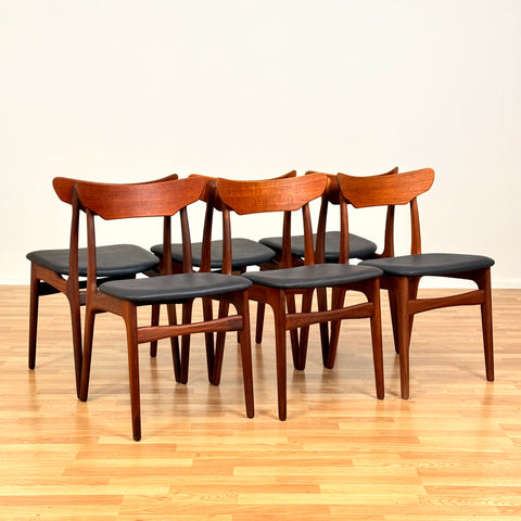 Danish set of 6 dining chairs in teak by Schiønning & Elgaard